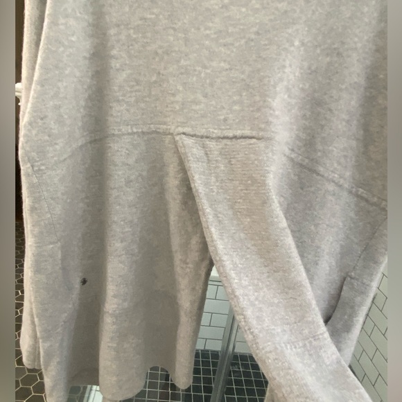 100% Cashmere Lululemon Cardigan - Picture 3 of 7